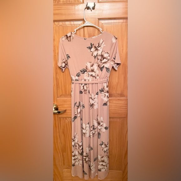 NWT PinkBlush Light Pink Floral Hi Low Midi Maternity/Nursing Dress - Picture 4 of 5